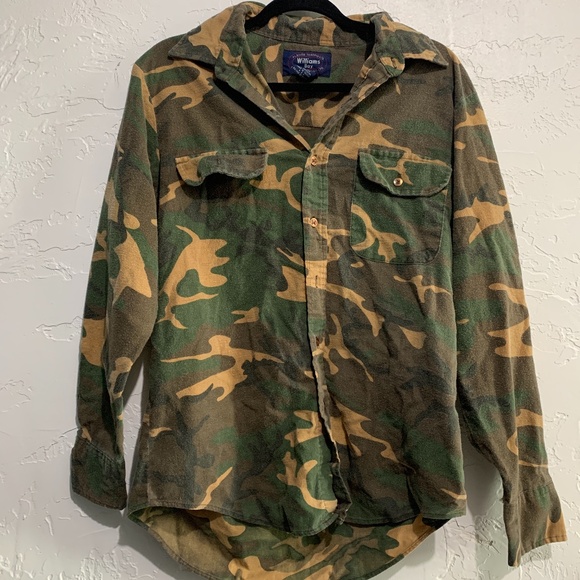 Williams Bay Other - Williams Bay Camouflage Button Down Shirt Medium